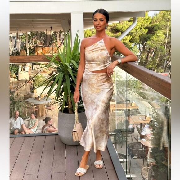 Zara Cut Out Satin Effect Printed Dress - Picture 6 of 16